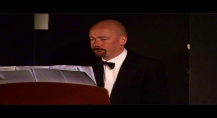 Rehearsal Pianist Paul looking cool, calm and fab-u-lous, dahling!